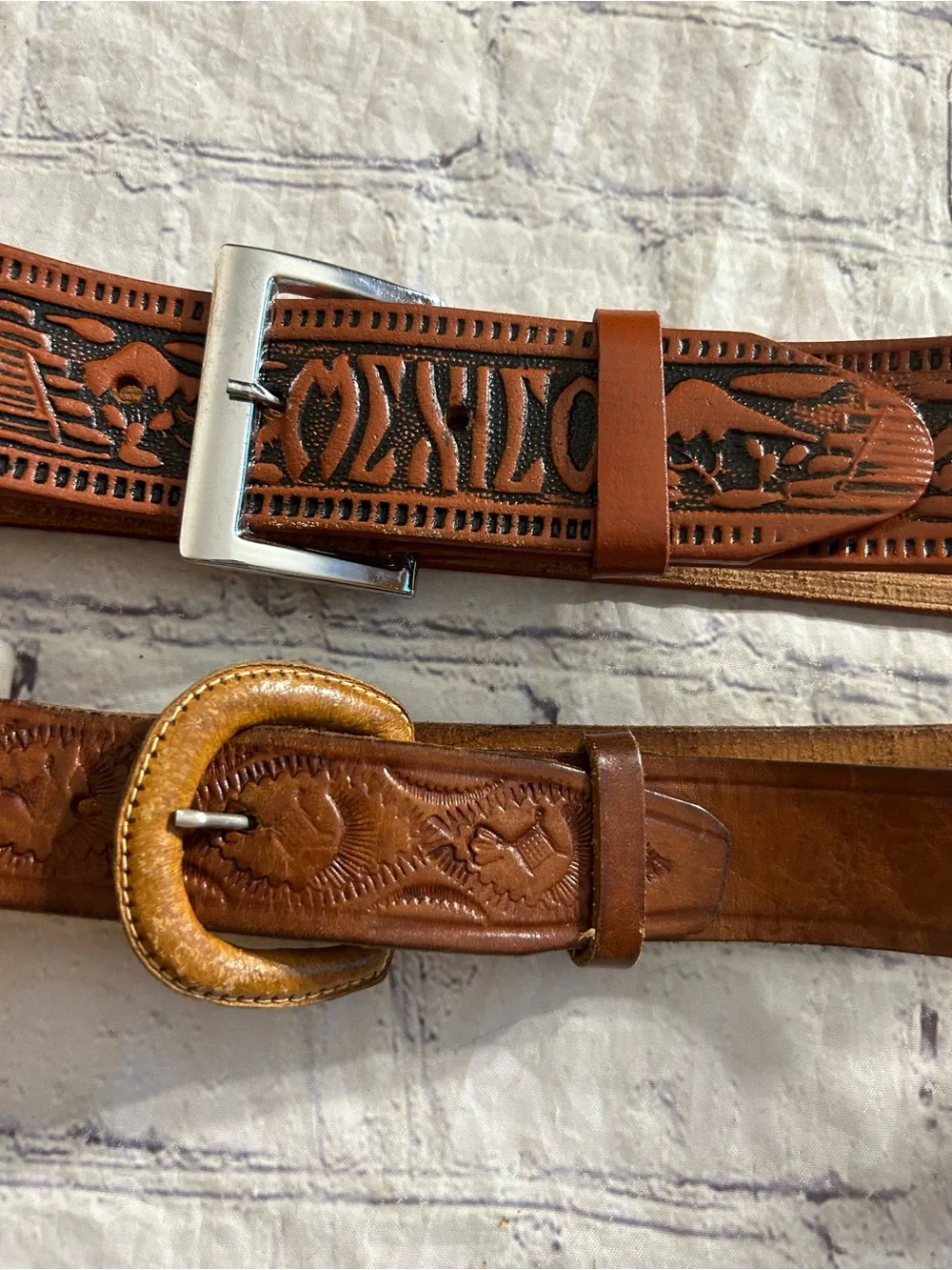 HANDCRAFTED (2) WESTERN CHANGEABLE BUCKLE BROWN LEATHER EMBOSSED MENS BELTS